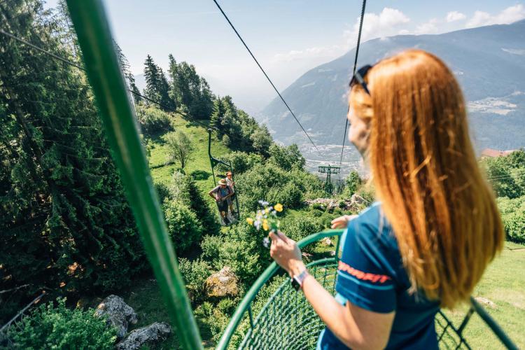 Mit dem Korblift von Vellau zur Leiter Alm