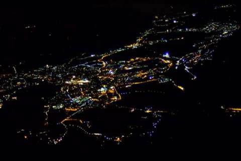 Aussicht auf Meran bei Nacht