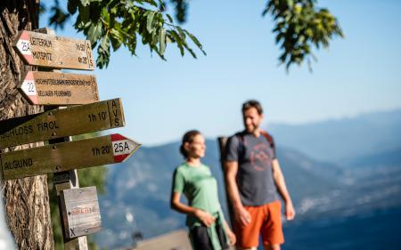 Wanderung mit Ausblick ins Etschtal